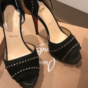 EXCLUSIVE Louboutin heels!!!! People will stop you